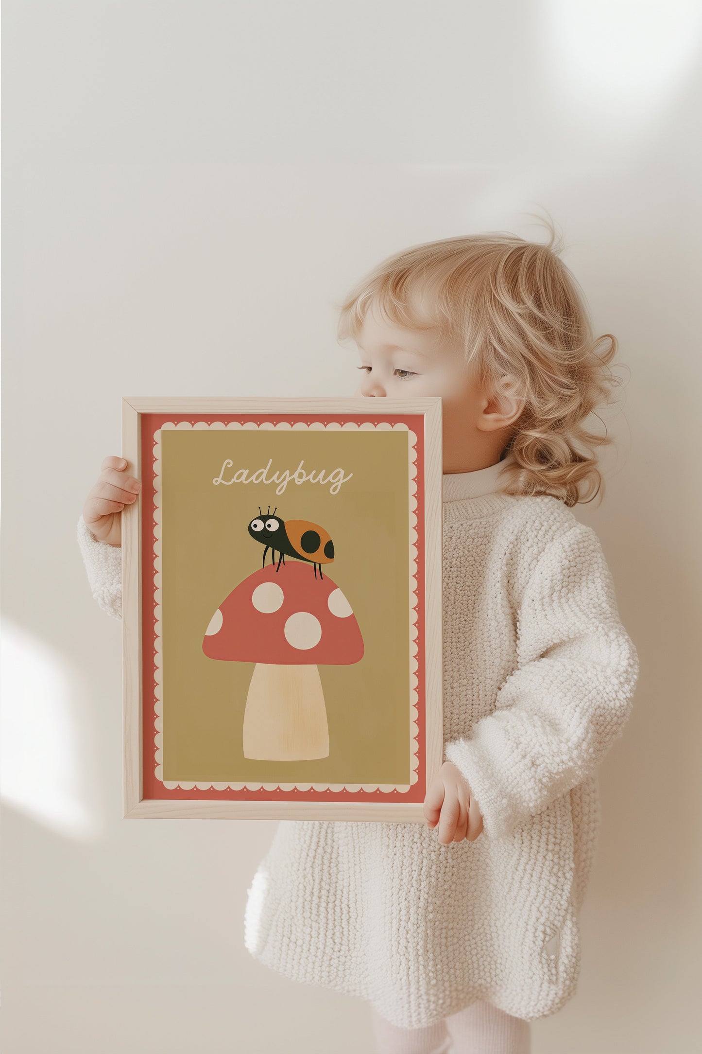 Poster Kinderzimmer Marienkäfer · Ladybug auf Fliegenpilz · Naturmotiv · Niedliches Insektenposter · Deko für Kinderzimmer · Ohne Rahmen-3