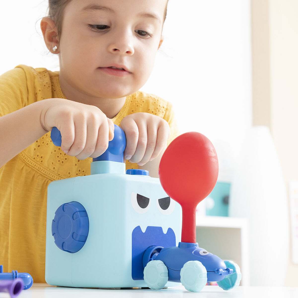 2-in-1-Auto- und Ballonwerfer-Spielzeug – Coyloon von InnovaGoods