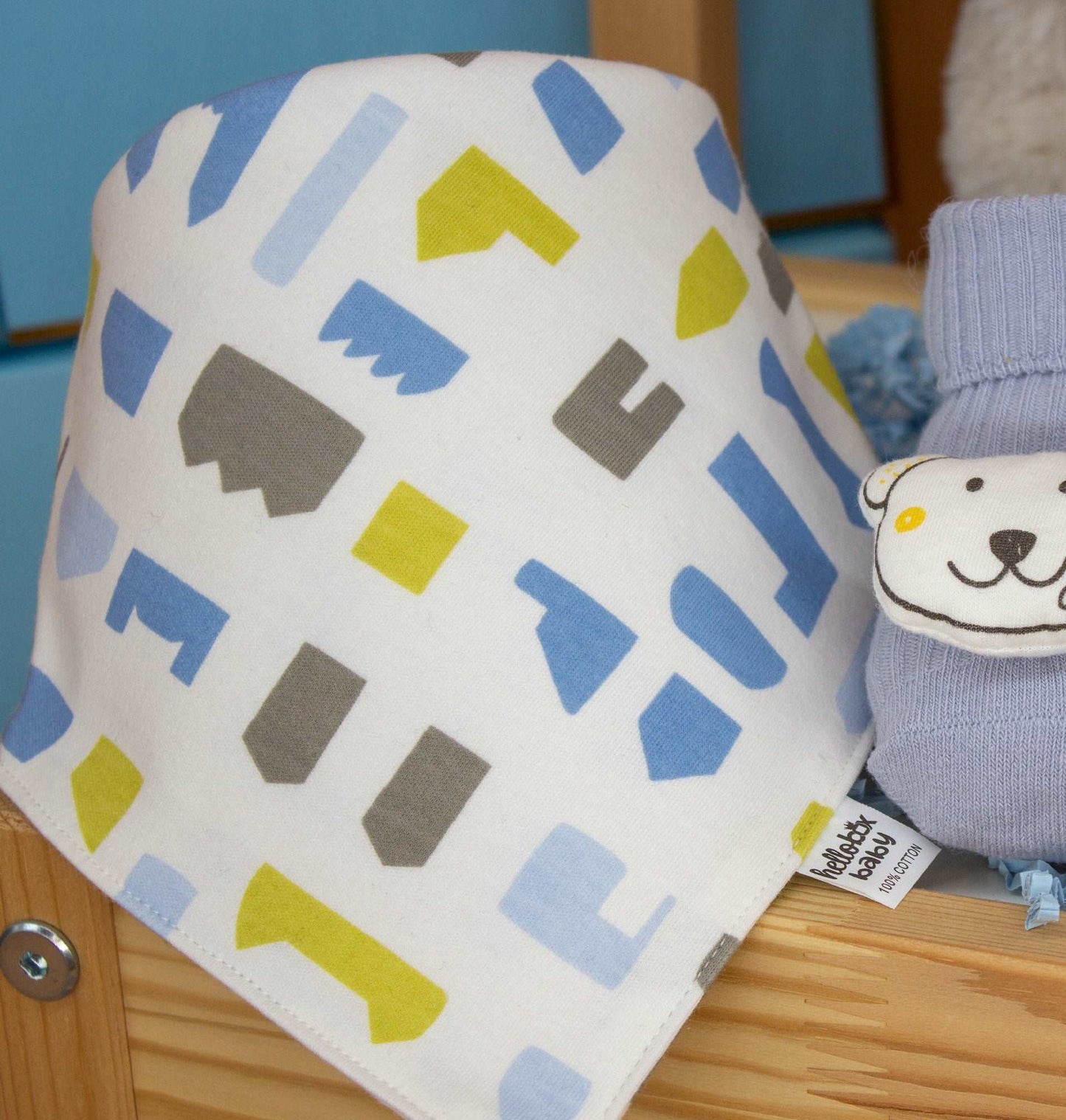 Hellobox Baby Gift Set β Comfort Blanket, Anti-Slip Socks & Bib