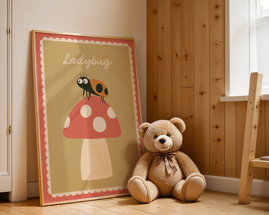Poster Kinderzimmer Marienkäfer · Ladybug auf Fliegenpilz · Naturmotiv · Niedliches Insektenposter · Deko für Kinderzimmer · Ohne Rahmen-1
