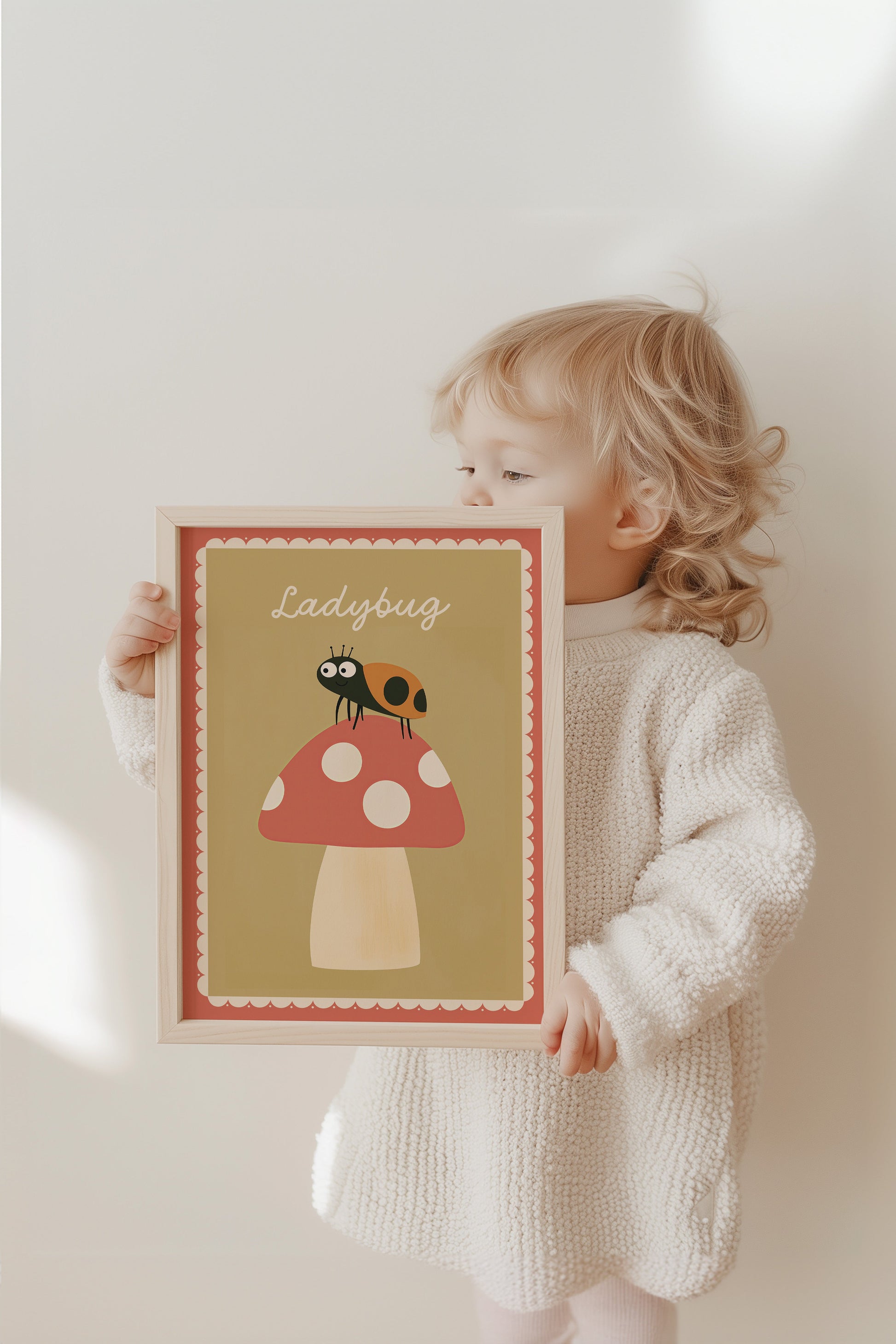 Poster Kinderzimmer Marienkäfer · Ladybug auf Fliegenpilz · Naturmotiv · Niedliches Insektenposter · Deko für Kinderzimmer · Ohne Rahmen-3