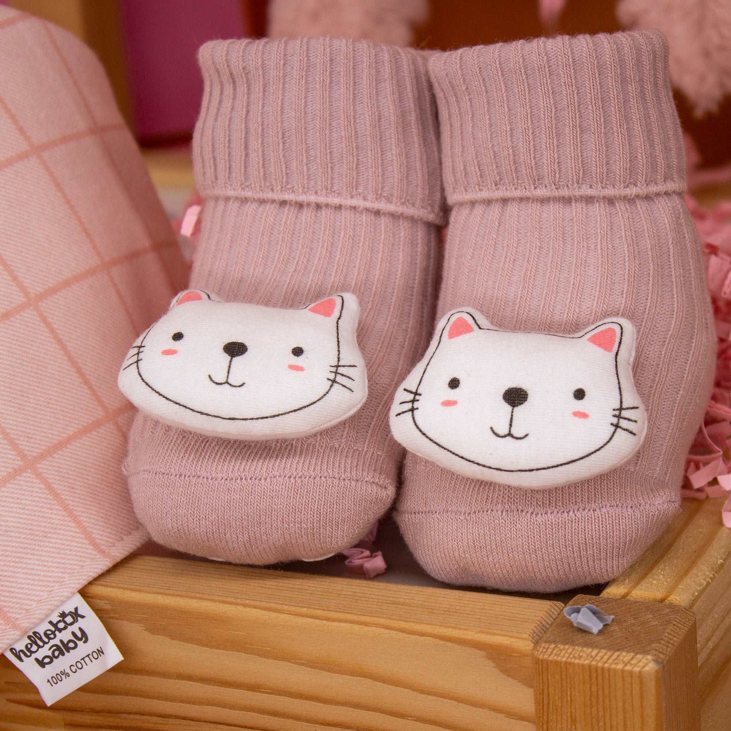 Baby Geschenk zur Geburt Mädchen – Schmusetuch & Rutschfeste Söckchen | Weich & Sicher ab Geburt